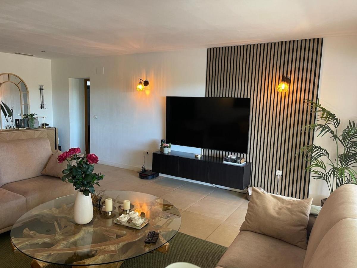 Lovely In The Location 10-12 Beds! *
