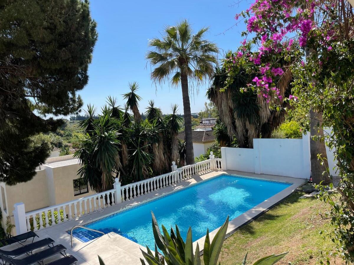 Lovely In The Location 10-12 Beds! Marbella