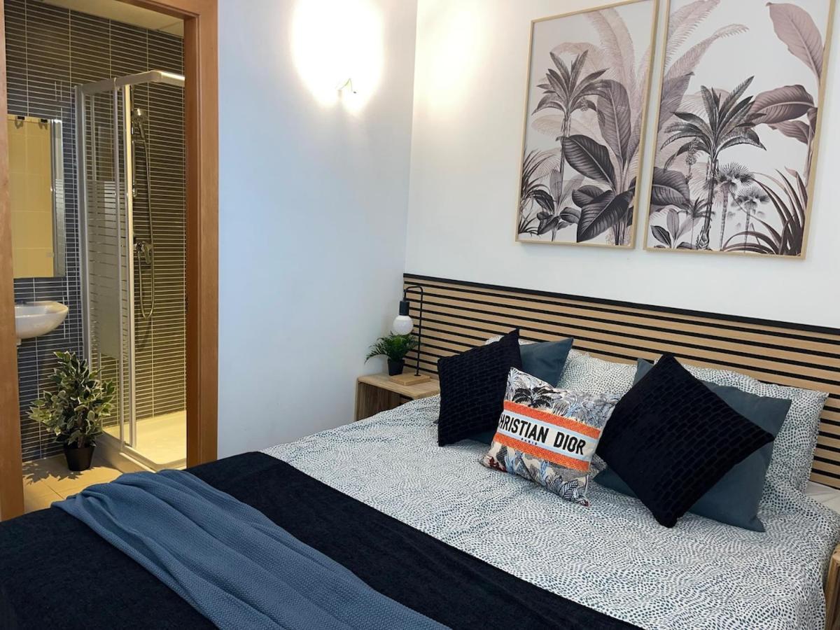 Lovely In The Location 10-12 Beds! Marbella
