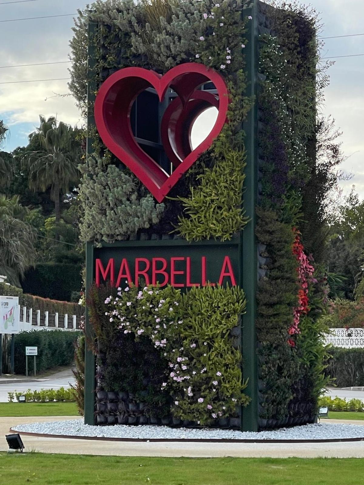 Villa Lovely In The Location 10-12 Beds! Marbella