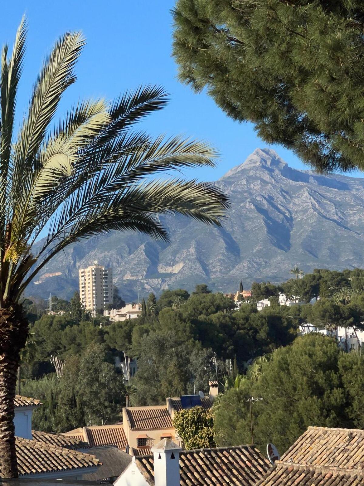 Lovely In The Location 10-12 Beds! Marbella