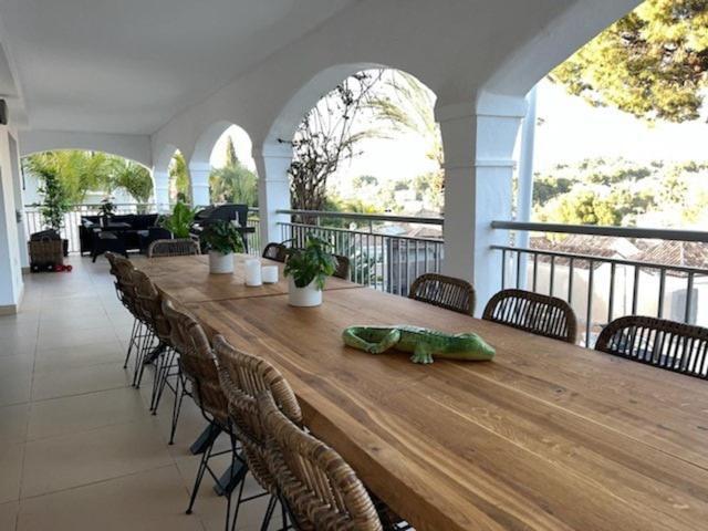 Lovely In The Location 10-12 Beds! Villa Marbella