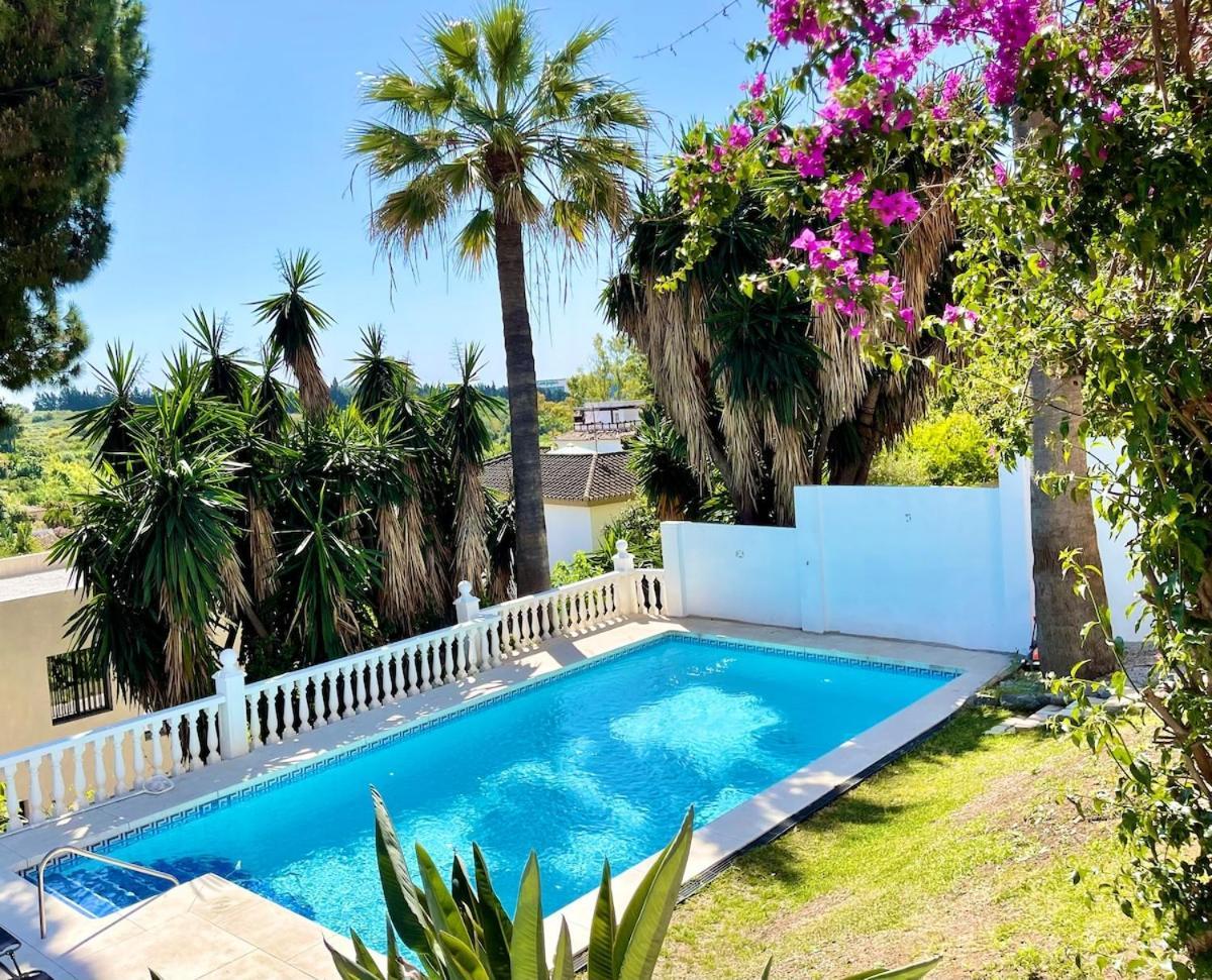 Lovely In The Location 10-12 Beds!